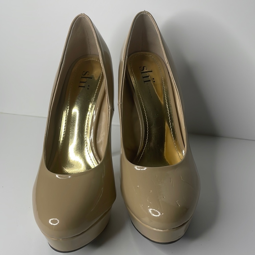 Shi by Journeys 5.5 “ heels size 6